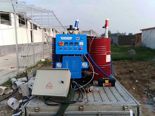 怎么用發(fā)泡聚氨酯材料做保溫嗎(圖1) 發(fā)泡聚氨酯材料的施工設備